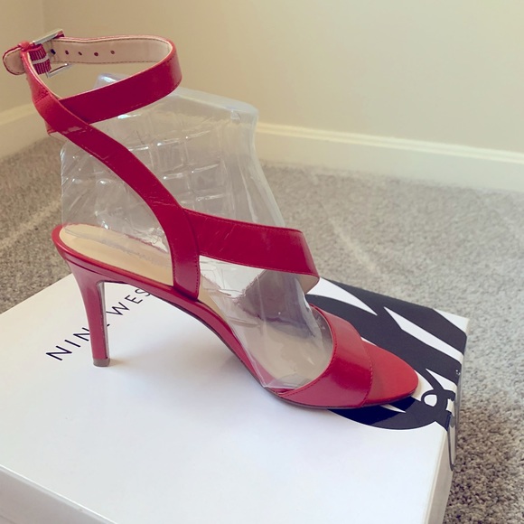 Red dressy heel - Picture 1 of 4